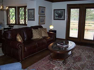 3rd image of 6555 Queens Way