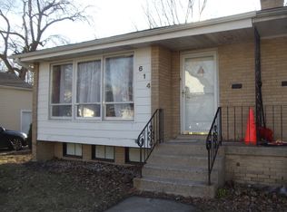 614 Chestnut St, Waukegan, IL 60085