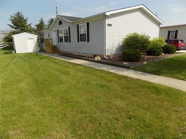 3754 McIntosh Ln, Carleton, MI 48117