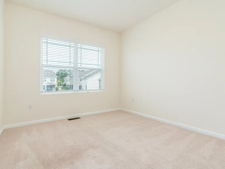 1004 Historic Cir — Photo 14