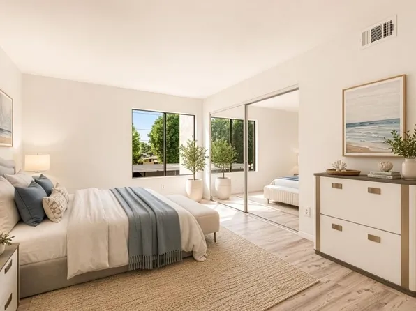 1040 E Washington Ave, Escondido, CA 92025