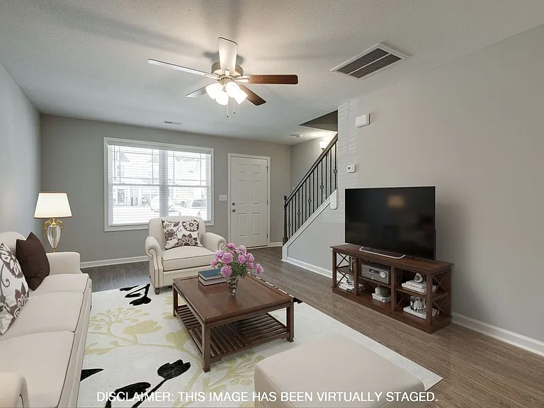 225 Woodland Valley Ln — Photo 4