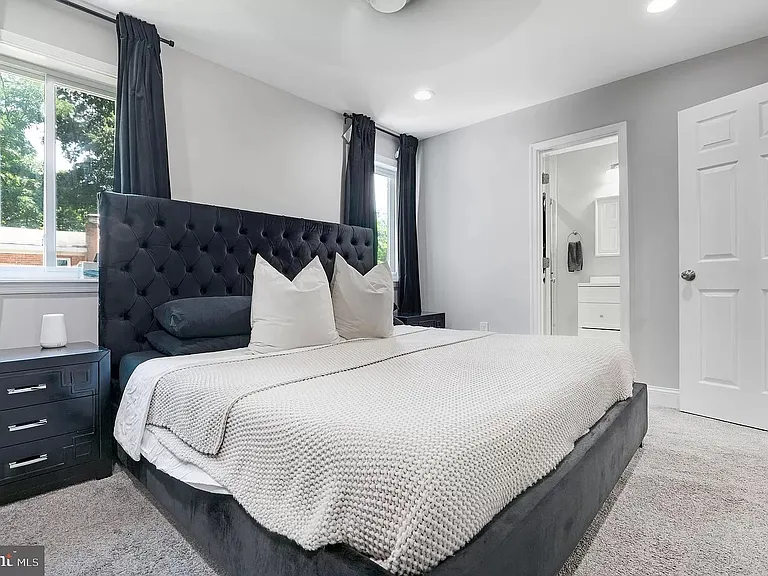 5906 Burgundy St #1 — Photo 3