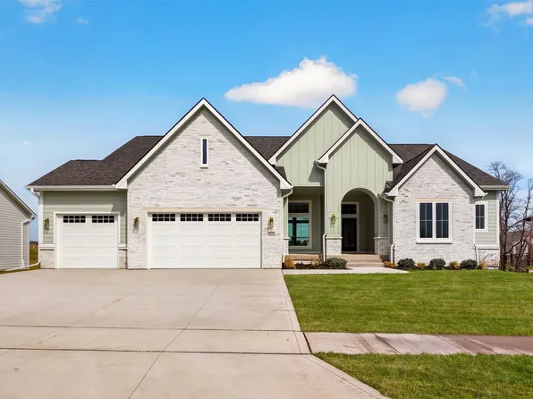 16207 Sharon Dr, Urbandale, IA 50323