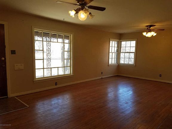 3rd image of 1519 S Fannin St