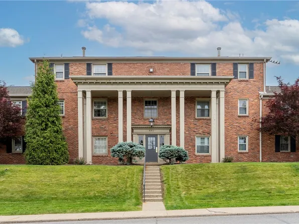 692 Robinwood Dr APT C, Pittsburgh, PA 15216