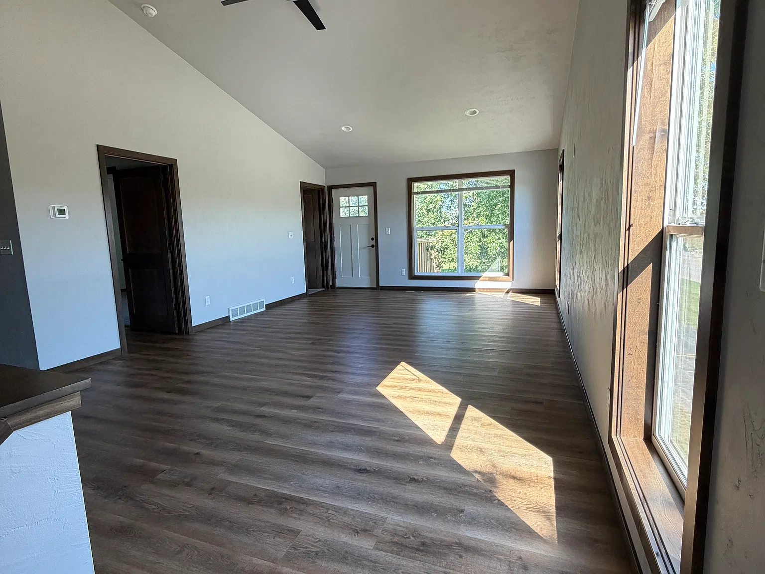 3 bed, 1675 sqft, $2,000 — Photo 2