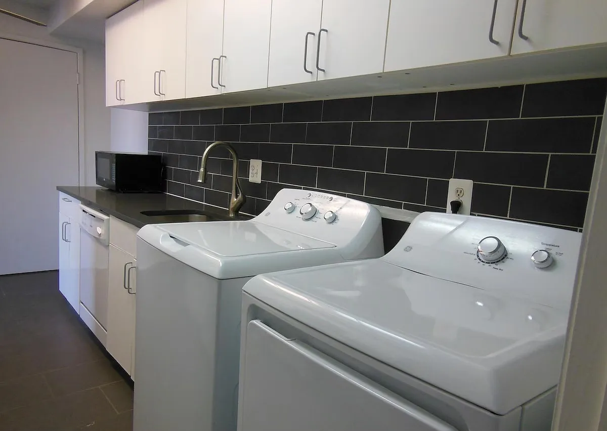 1 bed, 840 sqft, $1,750 — Photo 2