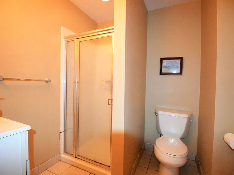 10 Strathmore Rd #1