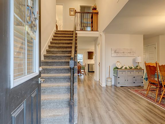 5th image of 1050 Creek Way