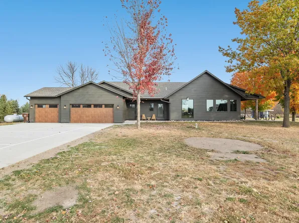 764 County Road 39 NE, Monticello, MN 55362