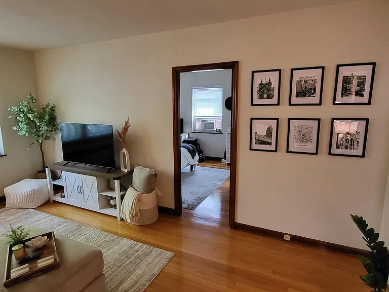 2796 Observatory Ave #6 — Photo 7