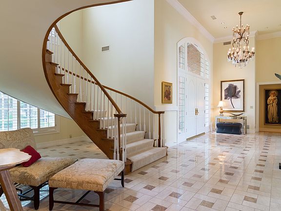 5th image of 6005 Yorkville Ct