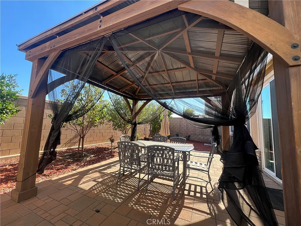 4 bed, 3.5 bath, 2947 sqft, $4,200 — Photo 3