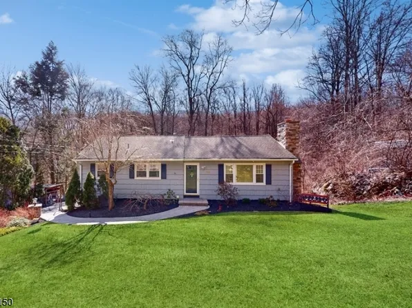 37 Woodland Dr, Vernon Twp., NJ 07462