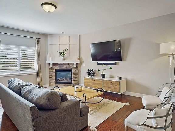 5th image of 3209 W Wild Flower Ln