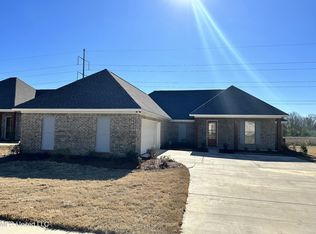 882 Glenwild Cir, Canton, MS