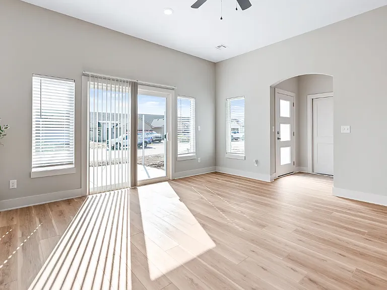 2737 S Airman St #100/200 — Photo 15