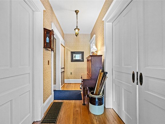 4th image of 93 Park Ave