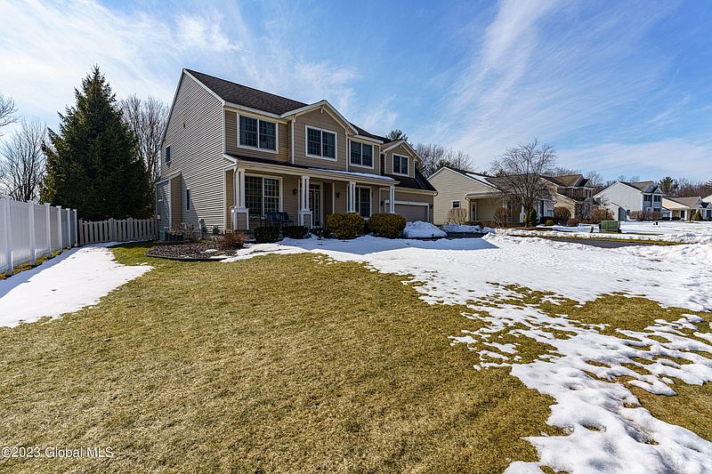 3rd image of 6 Sterling Heights Drive
