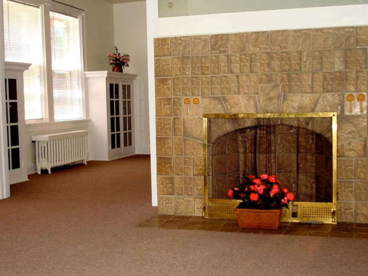3 bed, 18000 sqft, $1,800 — Photo 2