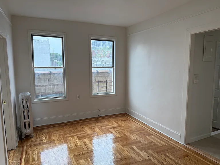 35-50 9th St #2R — Photo 1