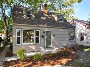 3239 N 88th St, Milwaukee, WI 53222