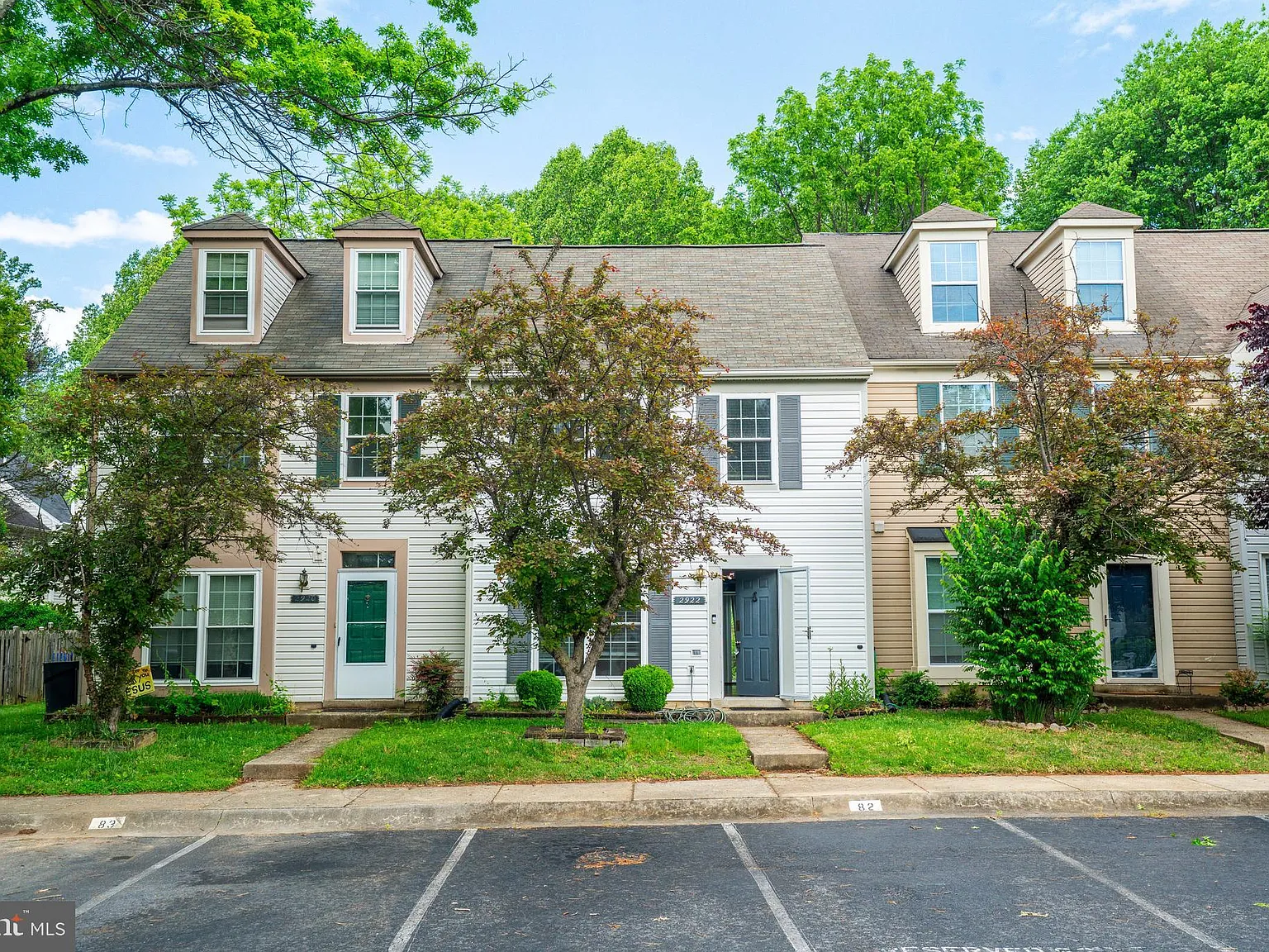 3 bed, 1.5 bath, 1134 sqft, $2,600 — Photo 2