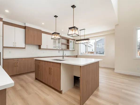 60 Landing Trails Dr, Gibbons, AB T0A 1N0