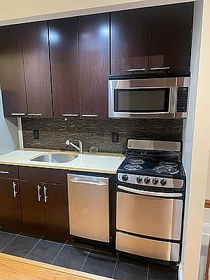 3rd image of 906 Amsterdam Ave APT 1D
