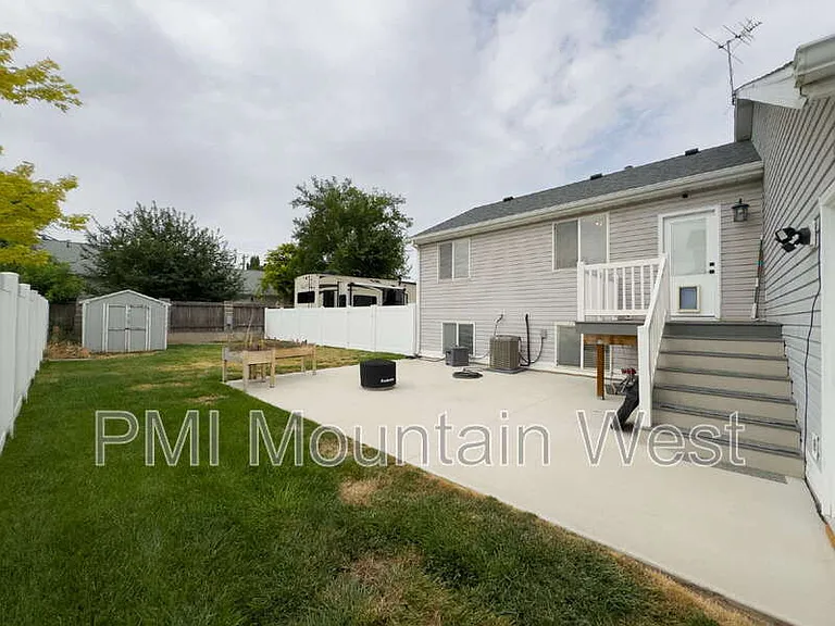 2419 W 1850 N — Photo 44