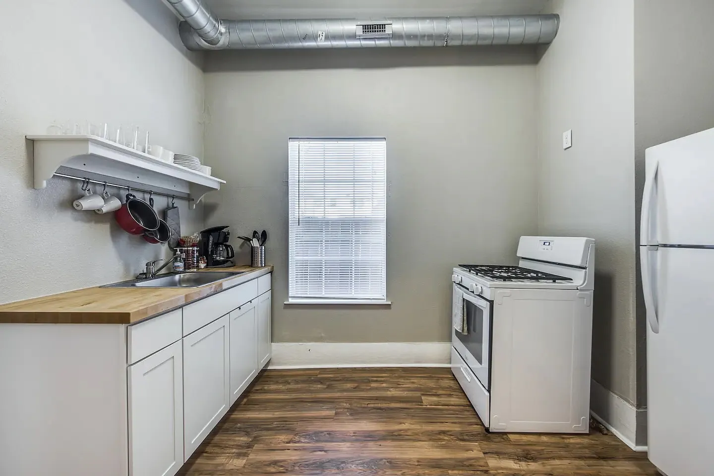 2 bed, 950 sqft, $1,150 — Photo 3
