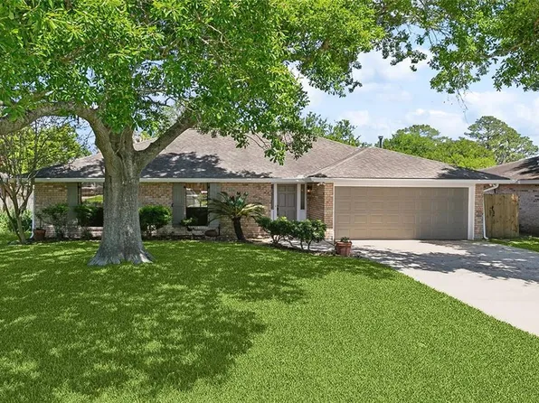 111 Tau St, Belle Chasse, LA 70037