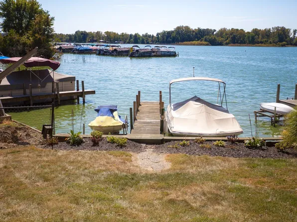 3 Lakeview Dr, Thornville, OH 43076