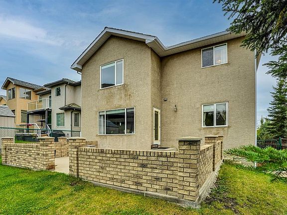 3rd image of 54 Royal Crest Way SE