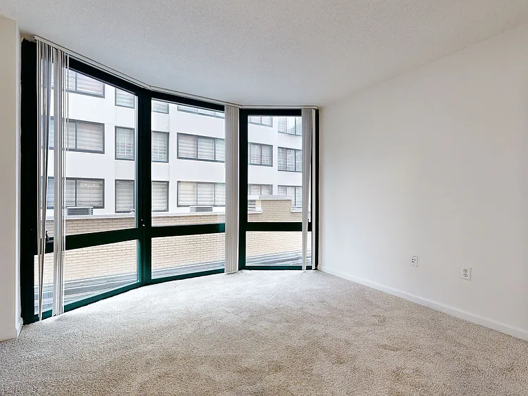 1301 Thomas Circle — Photo 94