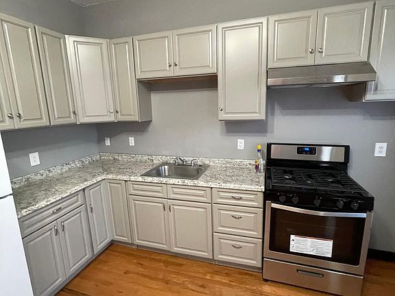 3rd image of 11 McPherson Ter #1STFLOOR