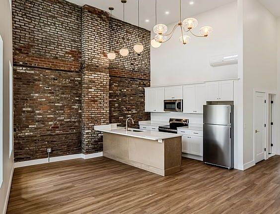 4th image of 106 Hotel St #5