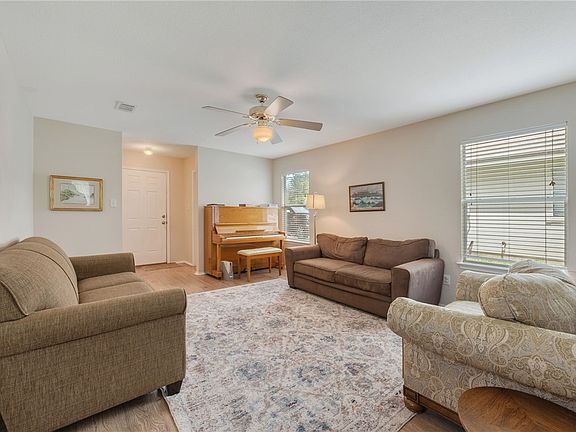 3rd image of 15129 Faircrest Dr