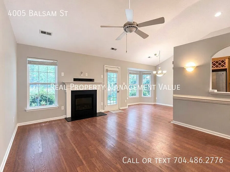 Charming 3-Bedroom Home in Lake Park with Community Amenities — Photo 2
