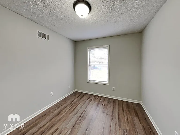 2061 Coral Hills Dr — Photo 9