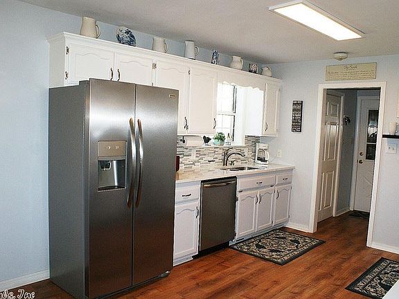 4th image of 15 White Oak Cir