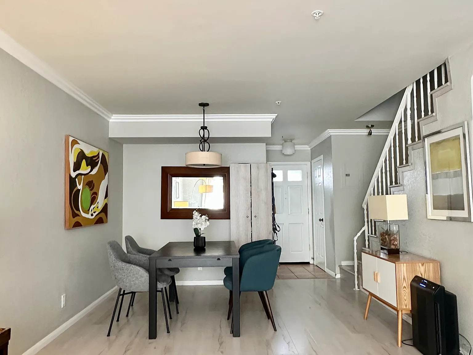 431 W Lexington Dr — Photo 3