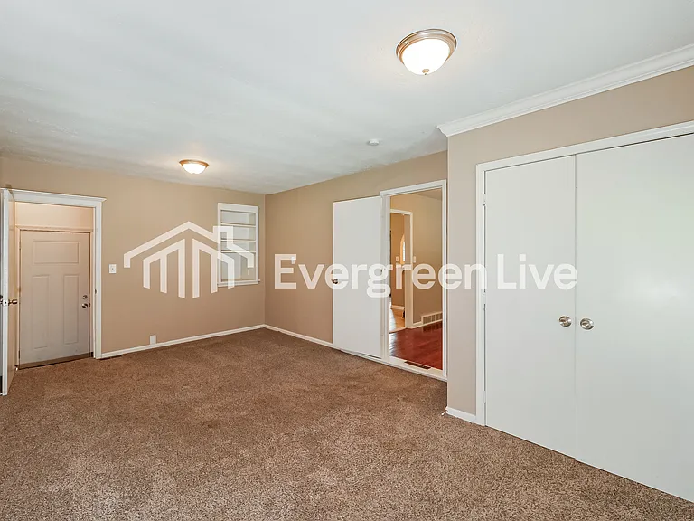 8815 Kentucky Ave — Photo 10