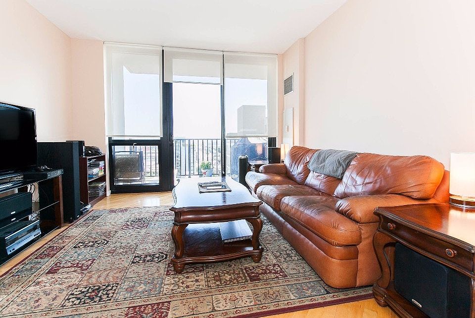 1st image of 200 S Desplaines St #25026