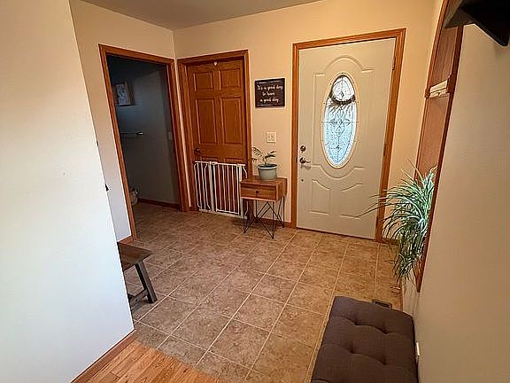 3rd image of 904 S 5th St