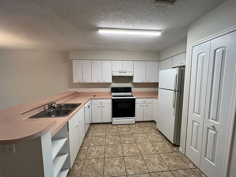 2990 S Fiske Blvd #I6 — Photo 3