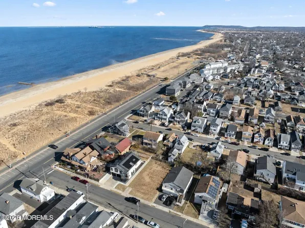 8 Oceanview Avenue, Keansburg, NJ 07734