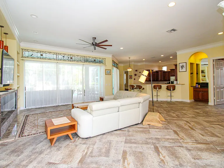 627 Soliel Dr — Photo 8