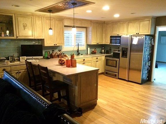 4th image of 851 Tilden Dr